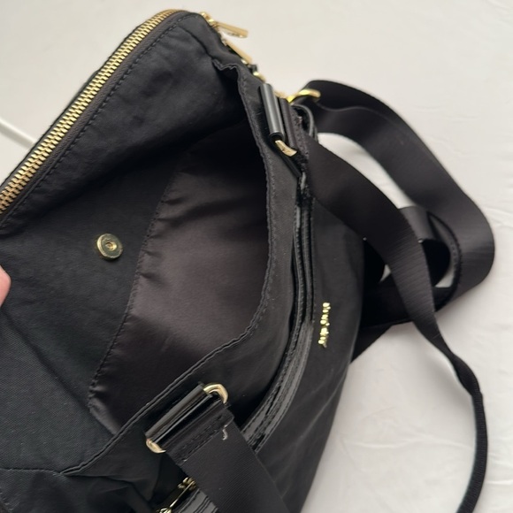 Kipling Dolan black nylon convertible crossbody handbag with patent leather trim - Picture 10 of 13